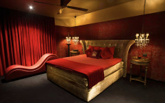✨ Luxury Champagne Bar & Fantasy Hotel – Scarlet Club is looking for Ladies ✨